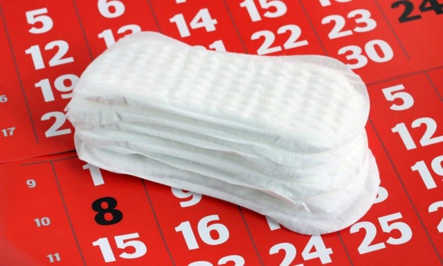 Почему при месячных идет кровь: норма и паталогия