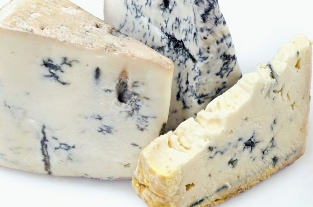 Сыр с плесенью — польза и вред любимого продукта
