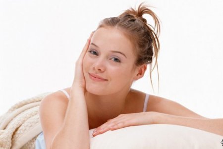 Как начинаются месячные в первый раз. Первые месячные – как себя вести и что делать?