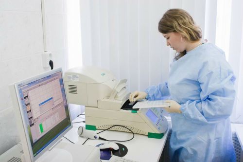 Анализ крови на антитела – выявление инфекционных заболеваний (корь, гепатит, хеликобактер, туберкулез, лямблии, трепонема и др.). Анализ крови на наличие резус-антител при беременности