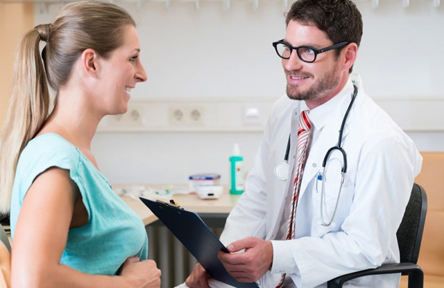 Почему при месячных идет кровь: норма и паталогия