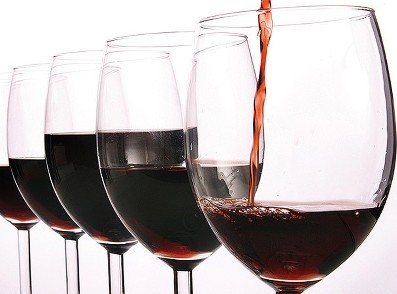 Вино повышает или понижает давление? Можно ли пить красное вино при гипертонии