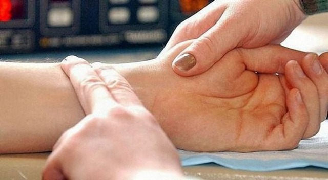 Сильное сердцебиение: причины, что делать