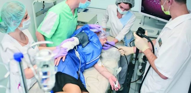 Тяжесть в желудке животе после еды: причины и лечение