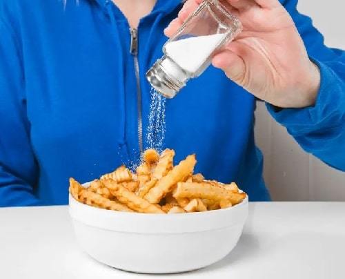 Почему нас тянет на соленое