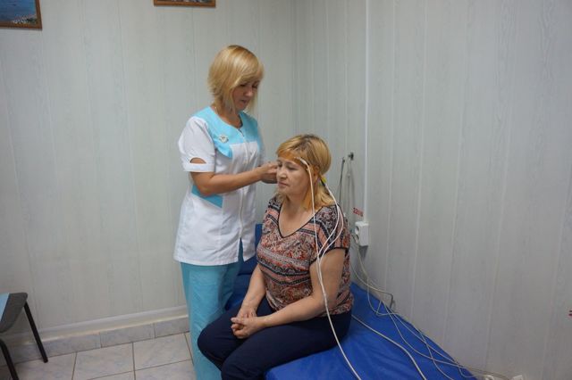 РЭГ (реоэнцефалография) сосудов головного мозга: что это такое и что показывает, методика обследования, расшифровка