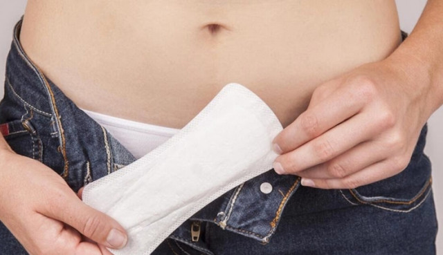 Выделения красные, но не месячные: причины