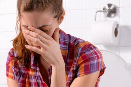 Зуд в заднем проходе у женщин: причины появления, лечение