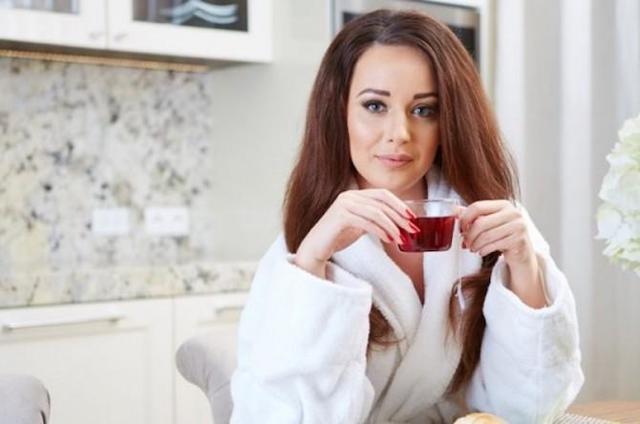 Каркаде горячий и холодный: действие на давление, повышает или понижает, теплый чай