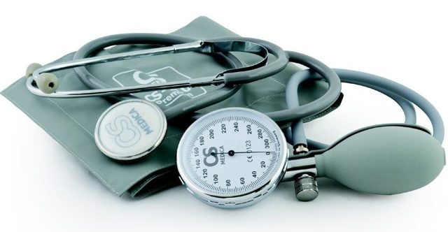 Как правильно измерить артериальное давление механическим тонометром?