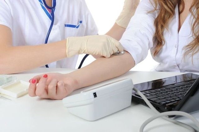 Давление человека - норма по возрасту, какое артериальное давление считается нормальным для человека?