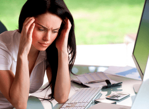 Почему при месячных идет кровь: норма и паталогия