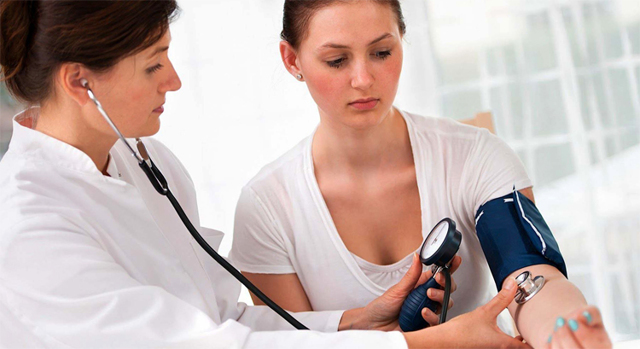 Давление 70 на 50 - что это значит, чем грозит и что делать?