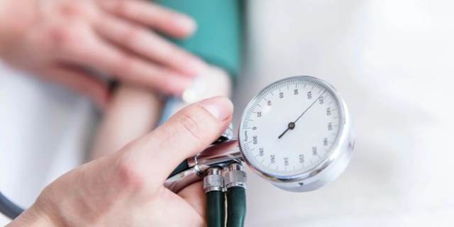 Артериальное давление у пожилых людей: гипертония в 65 и 90 лет