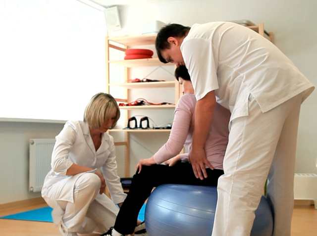 Инсульт спинного мозга (спинальный): симптомы, лечение, последствия