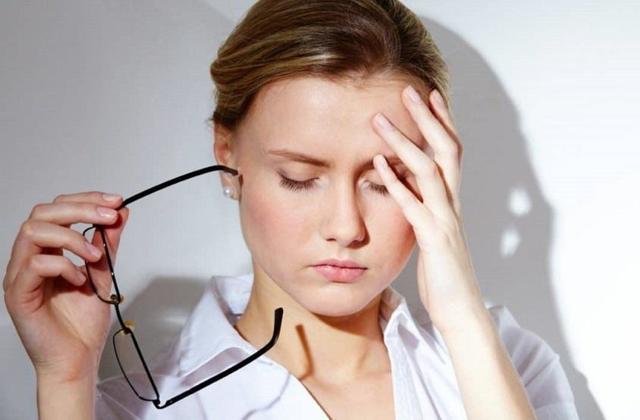 Почему лопнул капилляр в глазу, что делать?