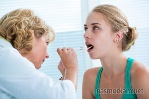 Постоянное отхаркивание слизи – причины и лечение