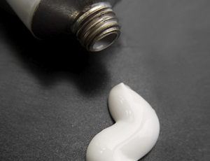 Мазь Левомеколь при геморрое - инструкция