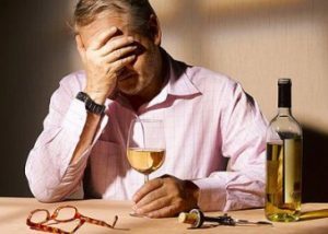 Перестает болеть сердце после алкоголя. Что нужно делать при сердечных болях после алкоголя. После алкоголя болит сердце? Возможные причины и методы лечения