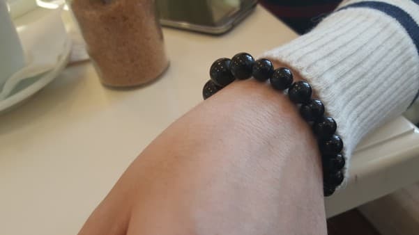 Браслет бяньши: ОТЗЫВЫ, полезные свойства, как носить