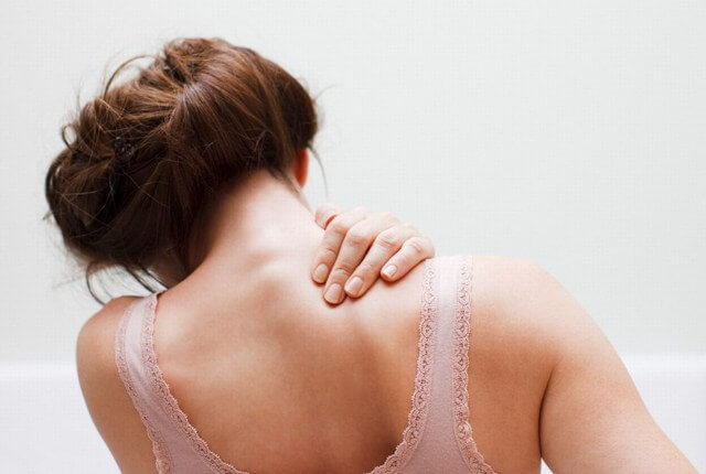 Как убрать горб на спине: эффективные способы лечения