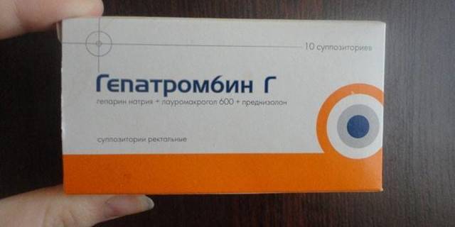 Анальные трещины при геморрое: лечение, свечи, мазь