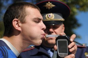 Сколько держится алкоголь в организме. Время выхода алкоголя из организма