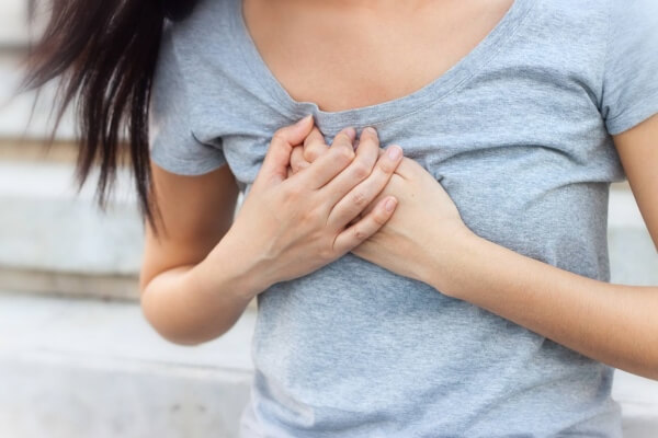 О Чем Говорит Боль в Грудной Клетке Посередине