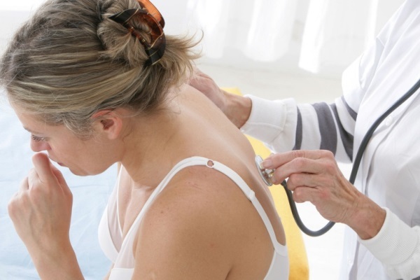 Бронхит при беременности, чем и как производить лечение у беременных на 1,2,3 триместре. Можно ли антибиотики на ранних сроках и последствия заболевания на начальных сроках беременности