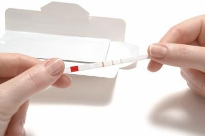 Выделения красные, но не месячные: причины