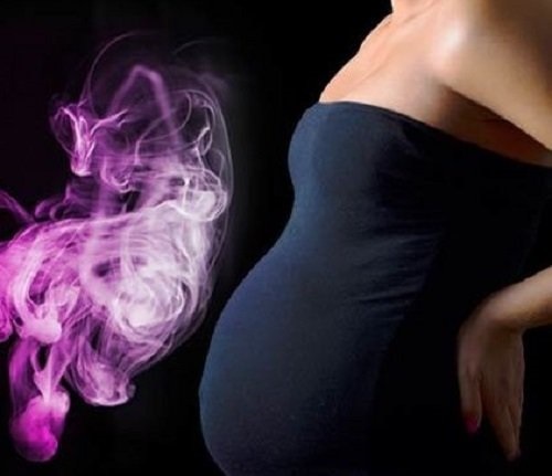 Колики у новорожденного малыша: причины, что делать