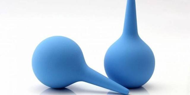 Сильно кровит геморрой и кровоточит узел: что делать